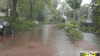 Wateroverlast in de straat.