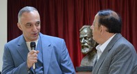BΡABEIO ΚΑΛΥΤΕΡΗΣ ΠΑΡΑΣΤΑΣΗΣ Ο FELLINI ΚΑΙ ΤΑ ΟΝΕΙΡΑ ΤΩΝ ΚΛΟΟΥΝ στον Γιώργο Λιβανό