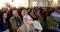Ανάμεσα στο πλήθος των θεατών και η Ζωή Ρηγοπούλου.