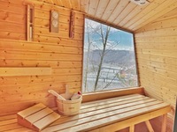 Sauna s jedinečným výhledem do údolí.