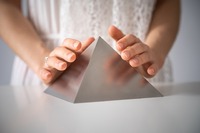 Große Titan-Energie-Pyramide