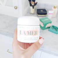 O lendário Crème de La Mer demorou 12 anos e mais de seis mil experiências até chegar à sua fórmula final. (Imagem retirada do Pinterest)