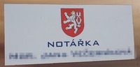 Nic společného se státem? Značka pro notářský úřad se znakem českého státu.