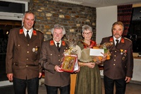 v.l.n.r.: OBI Alfred Kerschbaumer, HBI Heinrich Brunner, Waltraud Brunner, HBI Alois Wieser