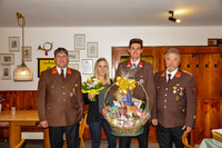 v.l.n.r.: OBI Josef Grasl, Melanie, LM Christian Vötter, HBI Alois Wieser