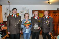 v.l.n.r.: OBI Josef Grasl, Rosa Salchner, HFM Heinrich Salchner, HBI Alois Wieser