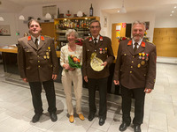 vlnr.: OBI Josef Grasl, HLM Josef Vötter mit Gattin Maria, HBI Alois Wieser;