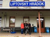 Po príjazde vlakom domov do Liptovského Hrádku Juraja vítalo niekoľko priaznivcov.