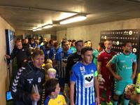 U9 Drenge i spillertunnellen med EfB
