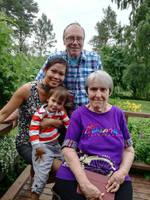 Håkan och Lisa Enqvist (t.h.) har varit missionärer i Thailand i många år.