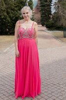 Pitkä juhlamekko nro. 32 - koko 42, väri hot pink, hinta 299€