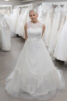 Hääpuku nro. 79 - koot 40 ja 44, hinta 849€
