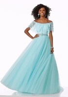Vanhojentanssimekko Morilee nro. 66 - koko 34, hinta 699€