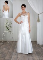 Hääpuku nro. 94 - koko S, väri ivory, hinta 599€