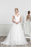 Hääpuku nro. 97 - koko 36, hinta 799€