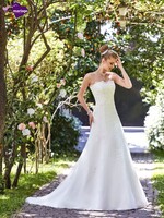 Hääpuku nro. 9 - koko 34, väri ivory, hinta 799€