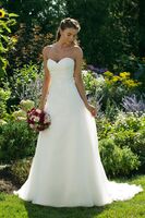 Hääpuku nro. 110 - koko 38, väri ivory, hinta 799€