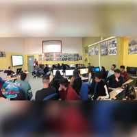 I componenti del team impegnati nella ricerca del progetto da monitorare.