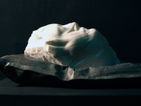 sogni d'oro, 2010, marmo statuario di Carrara e piombo, cm50x50x35cm