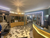 Bar und Eingangsbereich