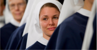 Uma das Irmãs pela Vida assiste à Missa de abertura da Vigília Nacional de Oração pela Vida na Basílica do Santuário Nacional da Imaculada Conceição, em Washington (CNS/Nancy Phelan Wiechec)