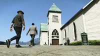投票所に向かう有権者