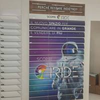 frontali Iride per creare nuovi spazi pubblicitari - arredamento farmacia