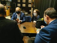 "Je lepšie, keď je v národnej politike Róm - skôr pomôže Rómovi ako Neróm." , hovorí starosta Jarovníc Florian Giňa.