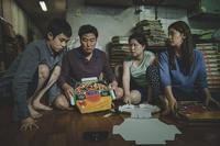 Woo-sik Choi, Kang-ho Song, Hye-jin Jang & So-dam Park in Parasite. Neon