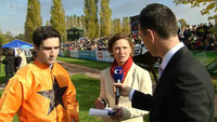 Katka Matrasová s vítězem vedlejšího dostihového závodu Velká Pardubická 2013 v rozhovoru pro ČT
