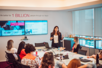 Melina Cavalcante, especialista da ImpulsoBeta, ministrando um workshop de Síndrome da Impostora para as mulheres da Movile em 2020