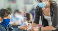 Escolas públicas de estados e municípios estão mesmo preparadas para receber profissionais do magistério e alunos? Imagem ilustrativa: aplicativo Canva.