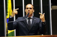 Eduardo Bolsonaro (PSL-SP) foi um dos parlamentares que tentaram de tudo para desviar dinheiro da escola pública para o setor privado. Foto: Luis Macedo / Câmara dos Deputados.