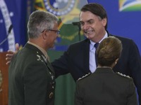 Em 20 anos, reajustes com militares vão custar R$ 217,66 bilhões aos cofres públicos.