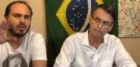 Jornalista investigativo Joaquim de Carvalho levanta a tese de que Carlos Bolsonaro pode estar por trás do feito que ajudou Jair Bolsonaro a se eleger em 2018. Foto/reprodução.