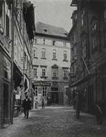 březen 1904