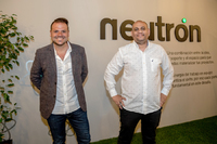 Maximiliano González Kunz, CEO de NEUTRÓN y Alejandro Cordero, CEO de INNOVA SPACE