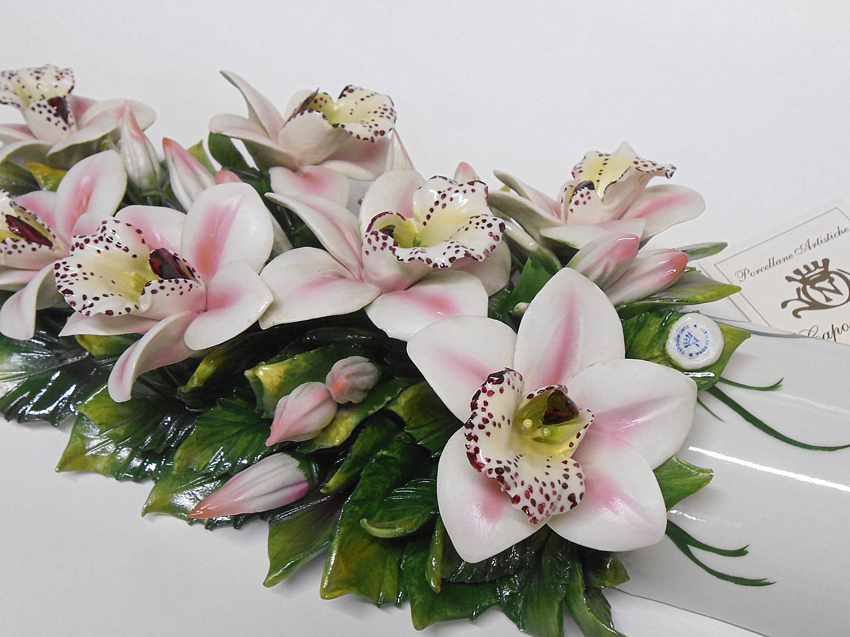 Mazzo di Fiori Artificiali per Cimitero. Particolari, di qualità e design