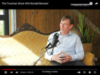 Ronald Bernard maakte op 19 minuut 44 dit handgebaar toen hij over de Familie constructie sprak.