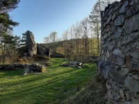 Zřícenina hradu Rychleby, ideální místo na přespání