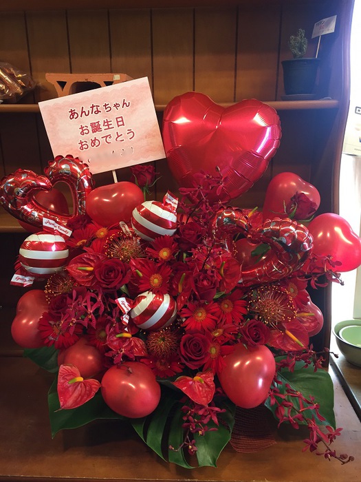 自然 名古屋市の花屋 Rosemary ローズマリー 名古屋市東区 名古屋花屋 バルーンスタンド花名古屋 スタンド花名古屋 バルスタ フラスタ スタンド花豪華 カワイイスタンド花 栄 ライブハウス ワンマンに贈るスタンド花 バンド V系 ヴィジュアル系 ビジュアル系 アイドル