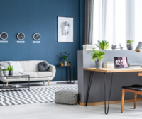 Pekná pohovka v domácej kancelárii navodí atmosféru elegancie a pozdvihne váš home office na vyššiu úroveň