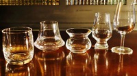(från vänster) Tumbler, D&L Whiskyglas, NEAT glas, Glencairn och copita