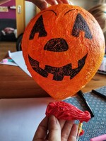 8. Tadá.....balónek se vyfoukl a já ho jednoduše vytáhla ven