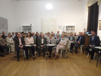 Účastníci slávnostného aktu otvorenia expozície, v popredí naši vzácni hostia