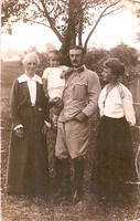 Anna Szütsy rod. Appel de Kapocsány so synom Lórantom sen. 1917