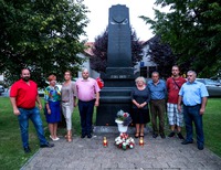 Slávnostné kladenie vencov pri pomníku obetiam 2. svetovej vojny