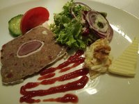 Kulinarische Köstlichkeiten werden im Hotel Imbery von Küchenchef Matthias Hättich gezaubert. Bild: Reinbold
