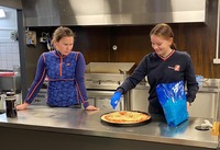 Her blir det pizza.