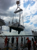 s/y Calimera lasketaan mereen Southamptonissa kesäkuussa 2014.